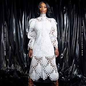 A class lacy gown for all occasions